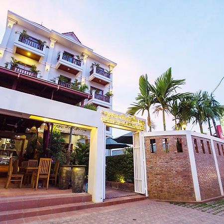 Kingfisher Angkor Hotel Сіємреап Екстер'єр фото