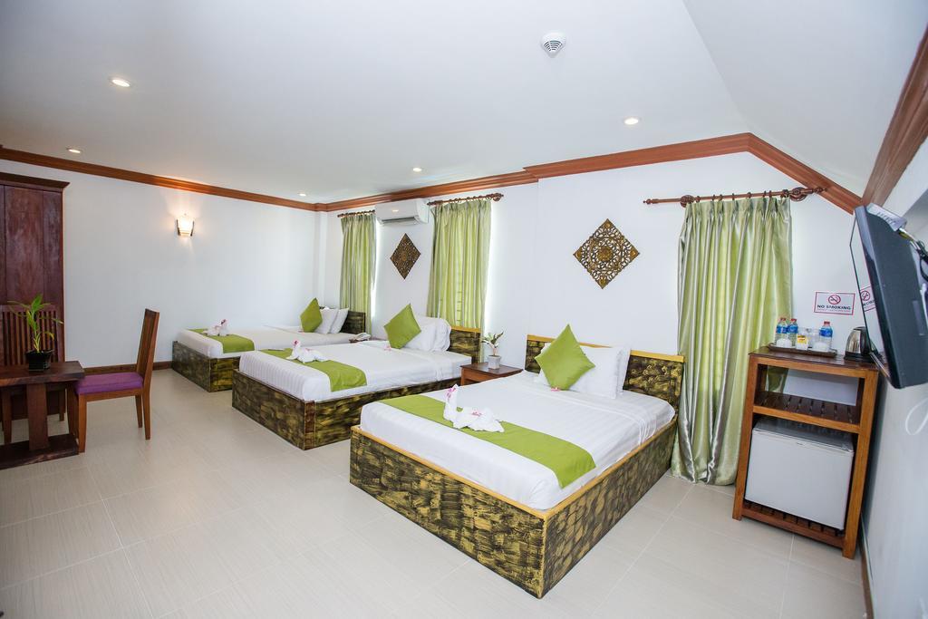 Kingfisher Angkor Hotel Сіємреап Екстер'єр фото