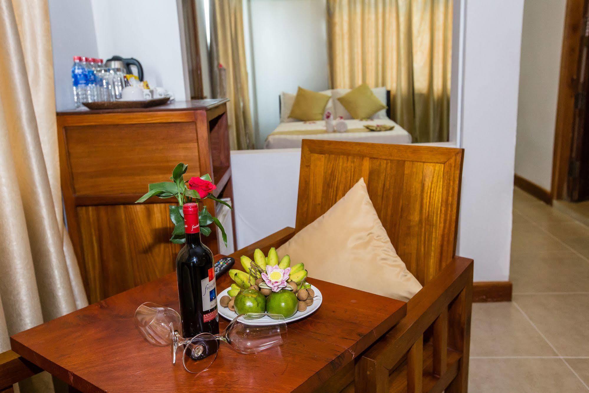 Kingfisher Angkor Hotel Сіємреап Екстер'єр фото