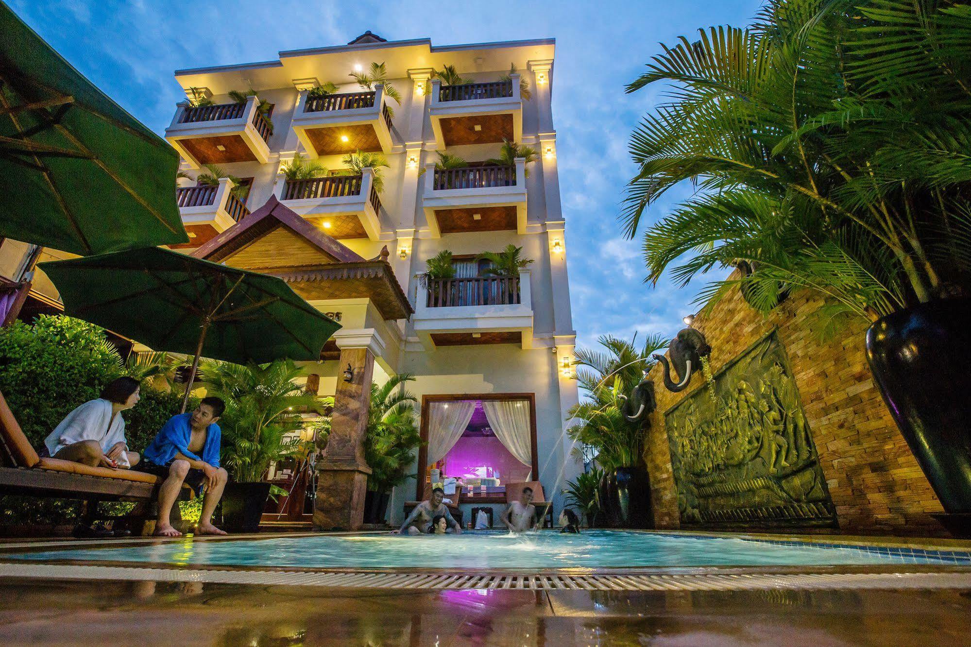 Kingfisher Angkor Hotel Сіємреап Екстер'єр фото
