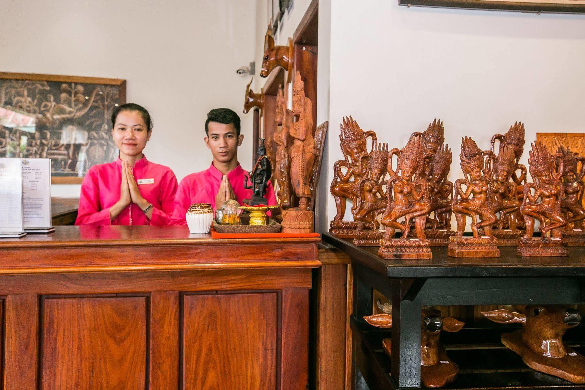 Kingfisher Angkor Hotel Сіємреап Екстер'єр фото