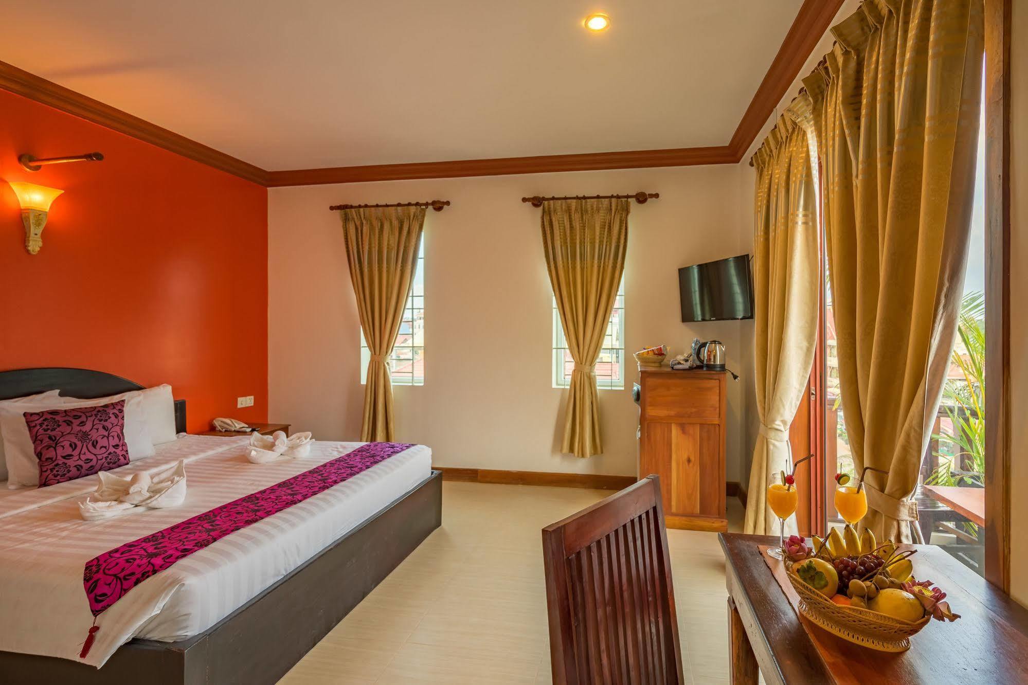 Kingfisher Angkor Hotel Сіємреап Екстер'єр фото