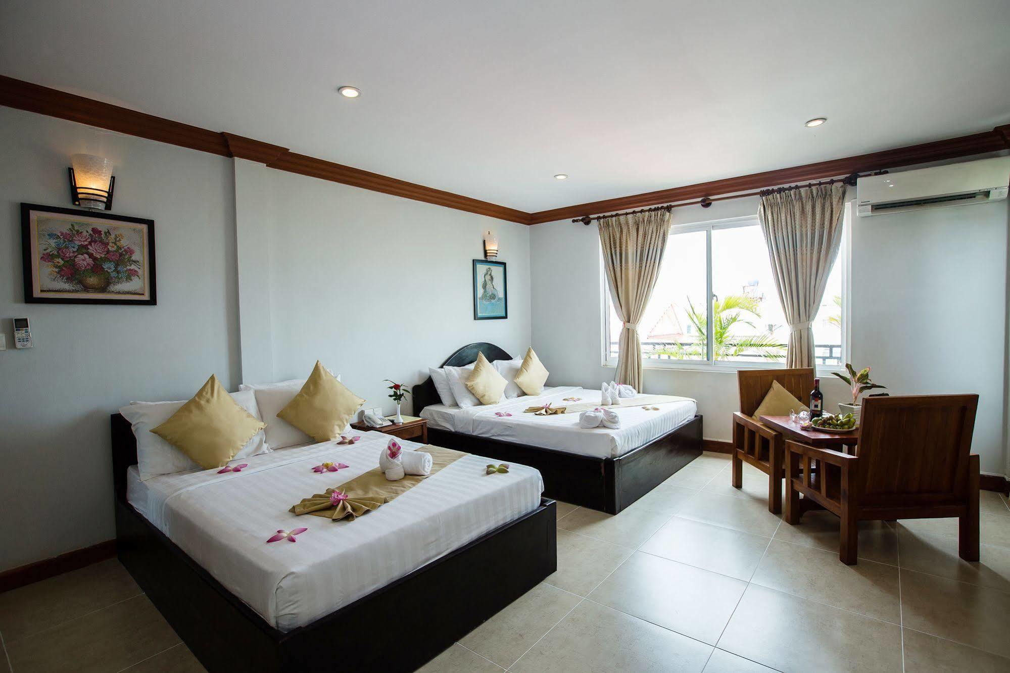 Kingfisher Angkor Hotel Сіємреап Екстер'єр фото