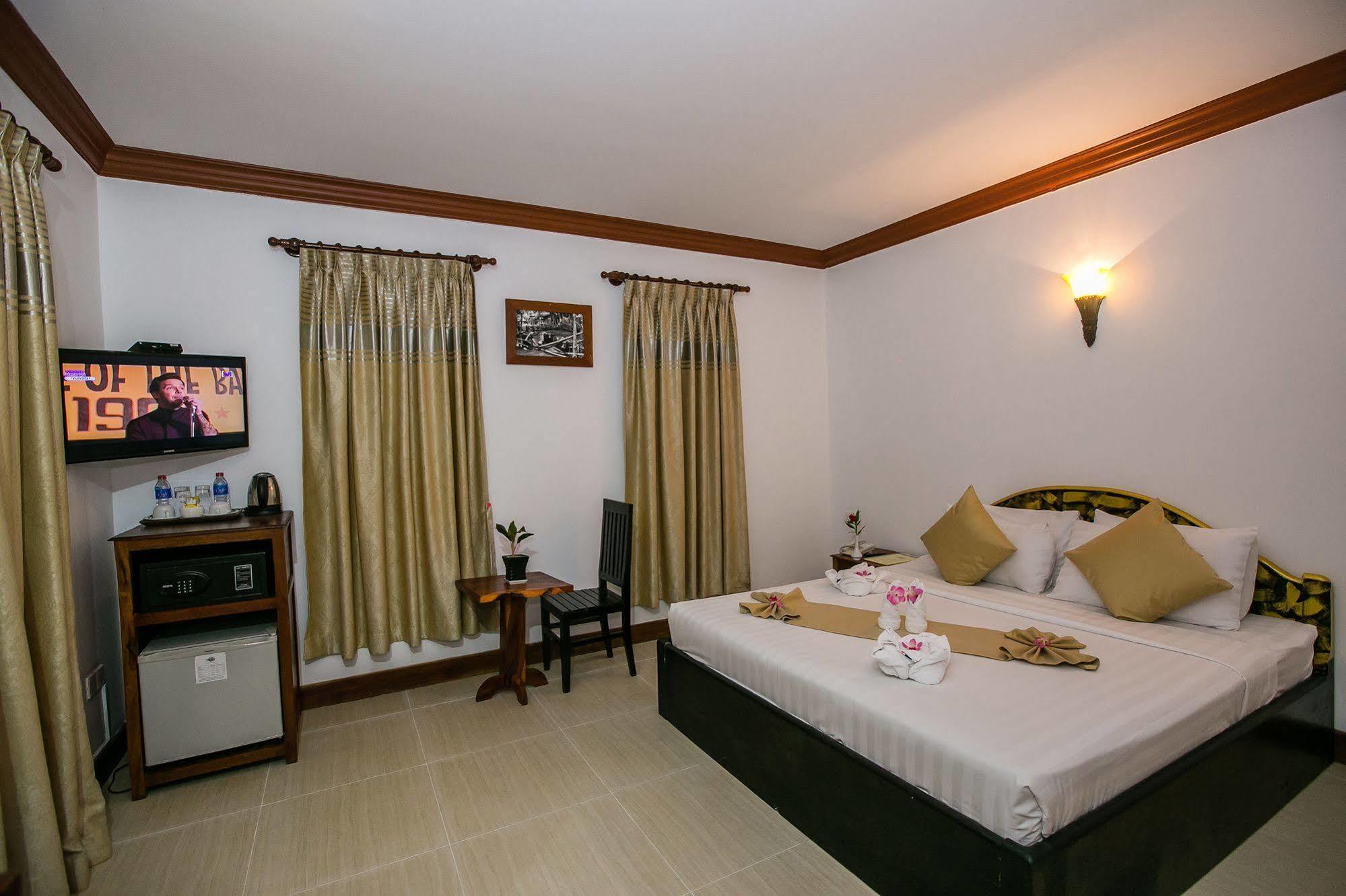 Kingfisher Angkor Hotel Сіємреап Екстер'єр фото