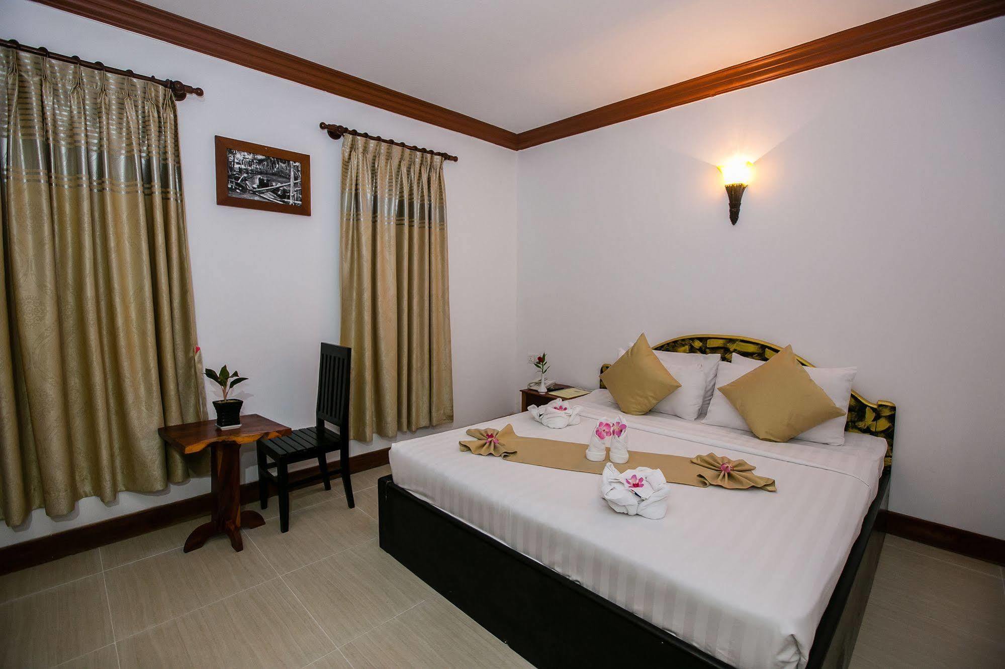 Kingfisher Angkor Hotel Сіємреап Екстер'єр фото